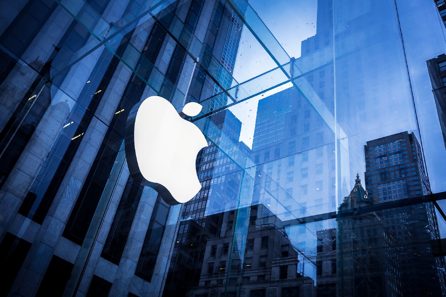 Apple планирует разработку беспилотных автомобилей